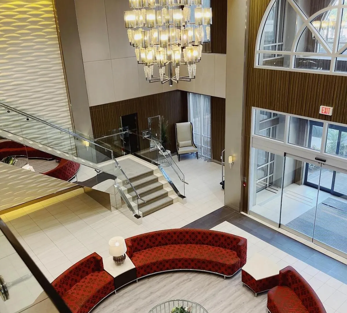 1 Bdrm W Pool Perfect Location Free Parking Apartment Toronto