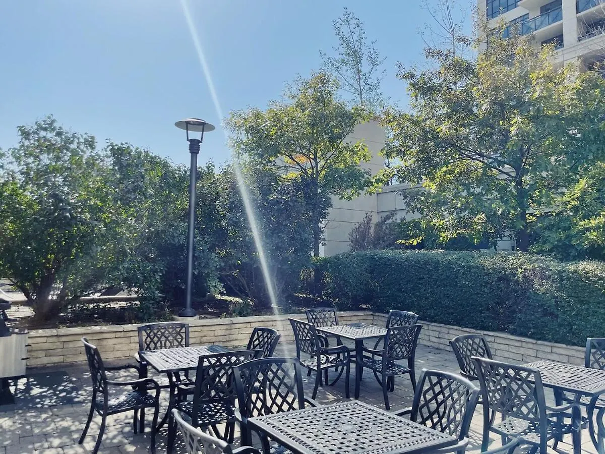1 Bdrm W Pool Perfect Location Free Parking Apartment Toronto Canada